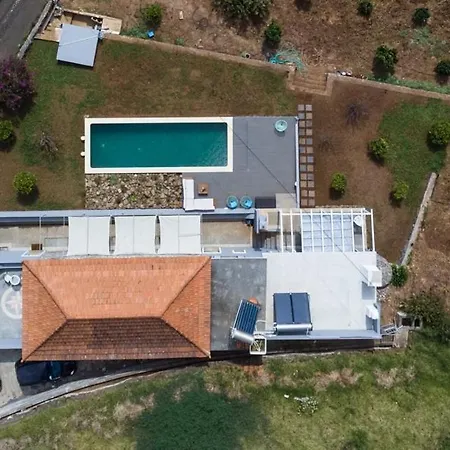 Konukevi Guestready - Quiet House & Heated Pool W Sea View