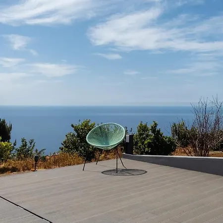 Konukevi Guestready - Quiet House & Heated Pool W Sea View