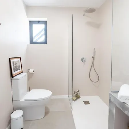Guestready - Quiet House & Heated Pool W Sea View بيت ضيافة *