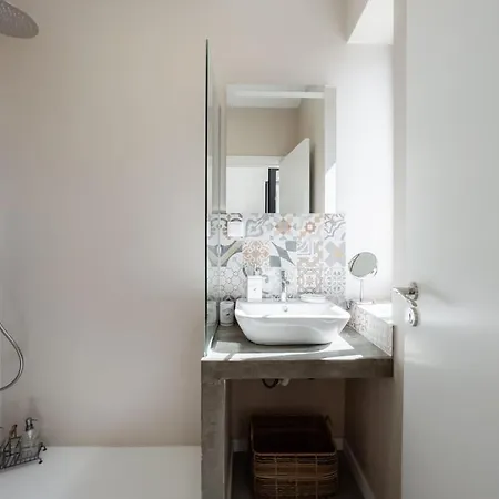 بيت ضيافة Guestready - Quiet House & Heated Pool W Sea View