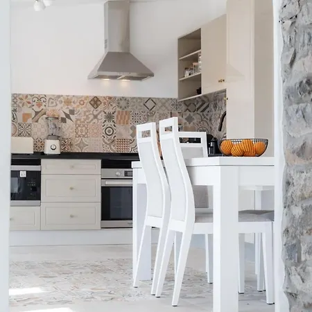 Guestready - Quiet House & Heated Pool W Sea View بيت ضيافة *