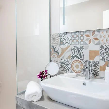 Guestready - Quiet House & Heated Pool W Sea View بيت ضيافة