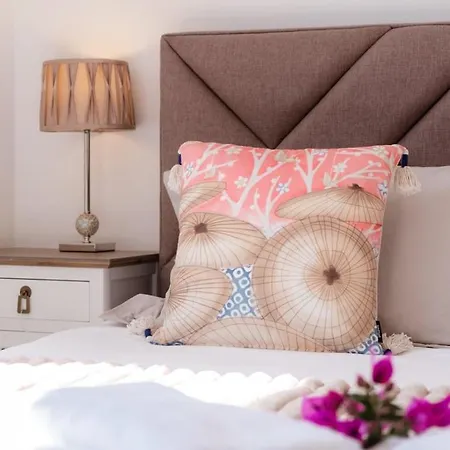 Guestready - Quiet House & Heated Pool W Sea View بيت ضيافة