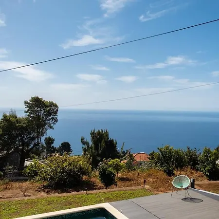 Guestready - Quiet House & Heated Pool W Sea View بيت ضيافة